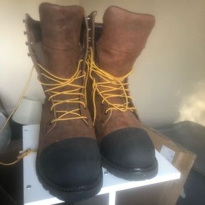 Red wings NEW 8.5